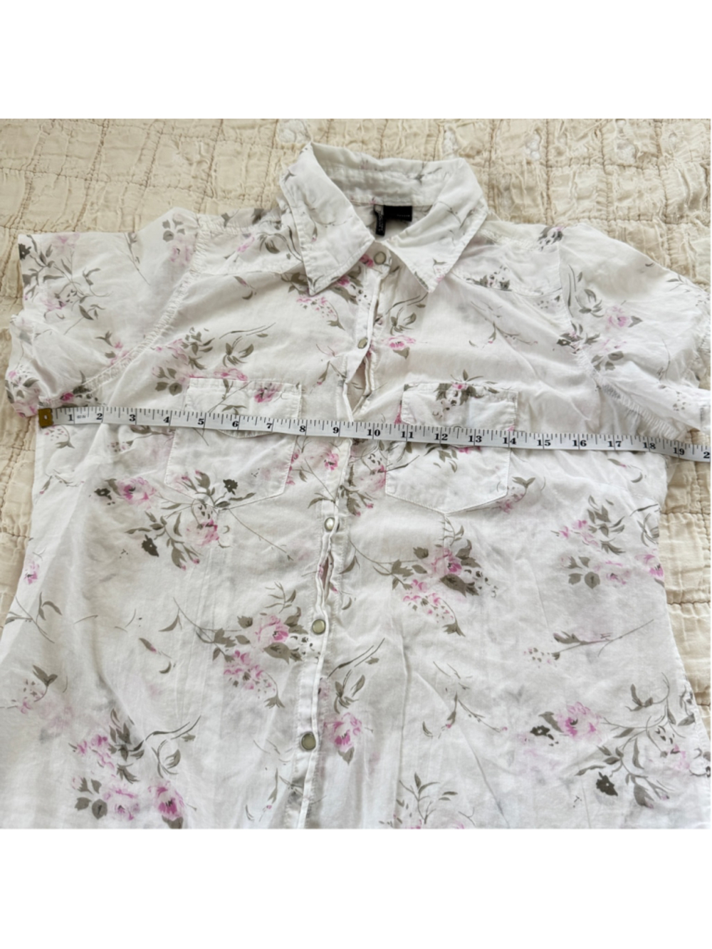 Passport • vintage cotton floral button up w/ iridescent snap buttons • Size: M - Picture 5 of 9